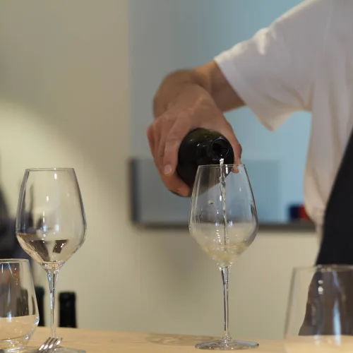 le service du vin au verre chez Kamarade